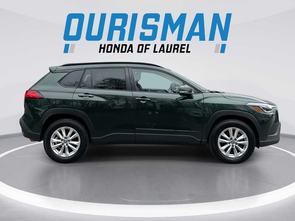 Used 2023 Toyota Corolla Cross LE w/ Moonroof Package image 9