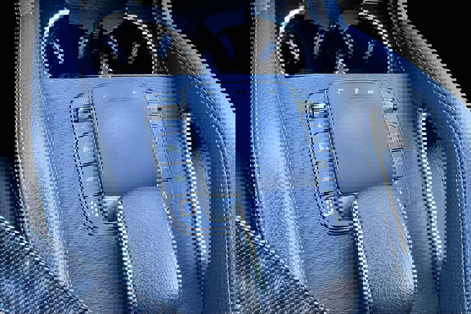 Used 2025 Mercedes-Benz GLE 450 4MATIC Coupe image 32