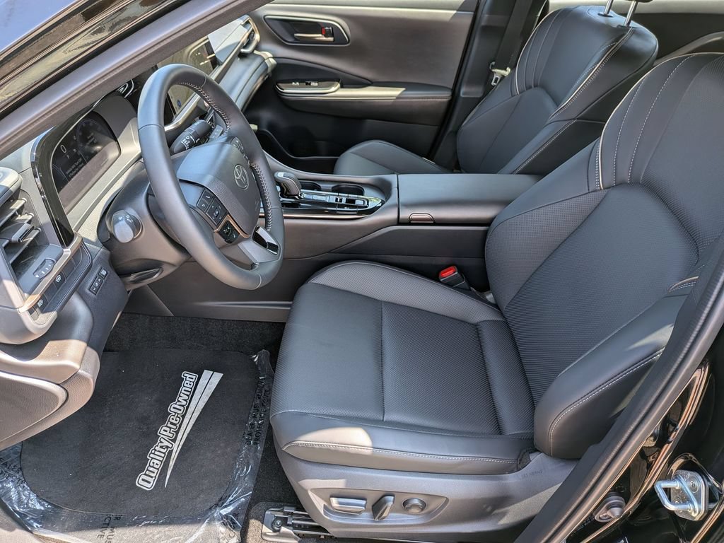 Used 2026 Toyota Crown AWD/4WD image 16