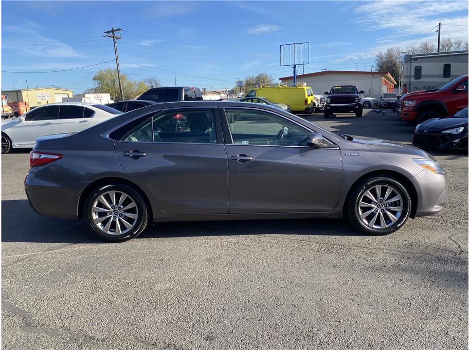 Used 2015 Toyota Camry XLE w/ Moonroof Package image 4