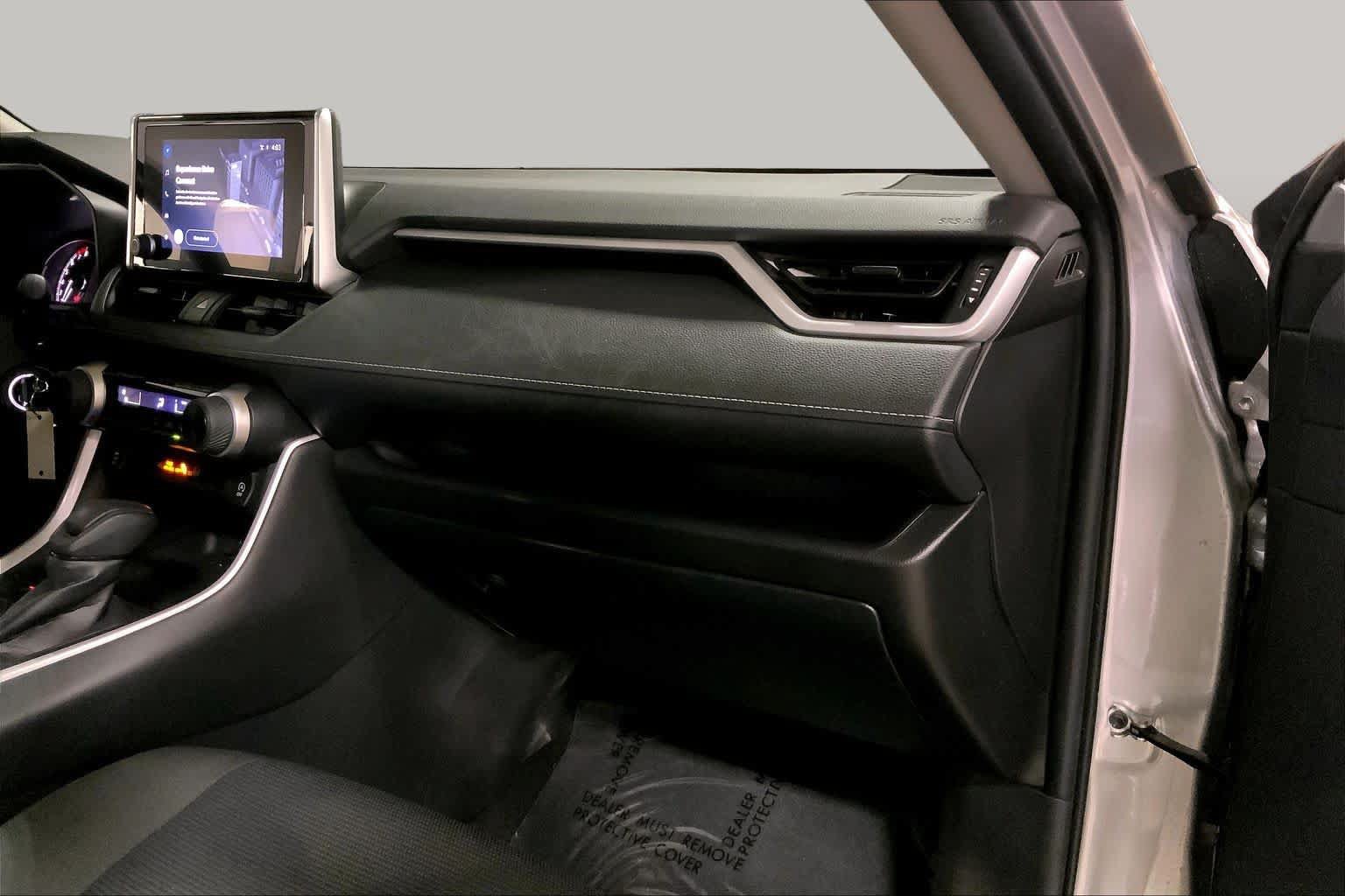 Used 2023 Toyota RAV4 LE AWD/4WD image 19