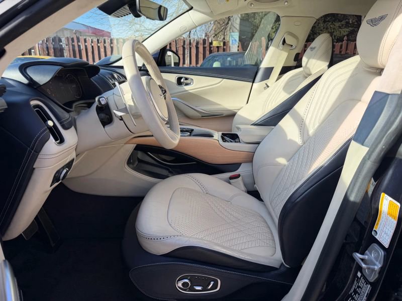 Used 2021 Aston Martin DBX Sport Utility 4D image 17