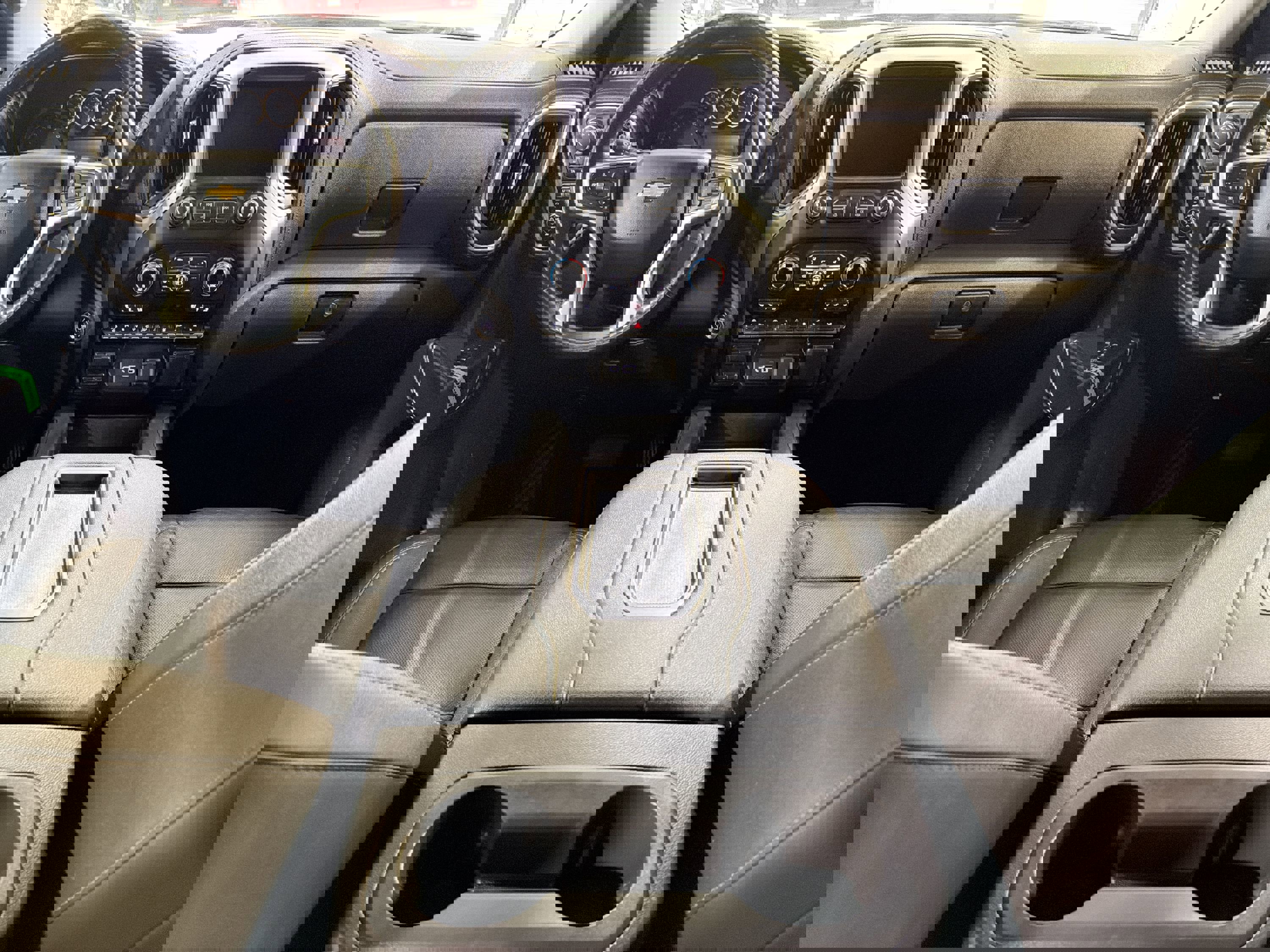 Used 2021 Chevrolet Silverado 1500 LTZ w/ Z71 Off-Road Package image 22