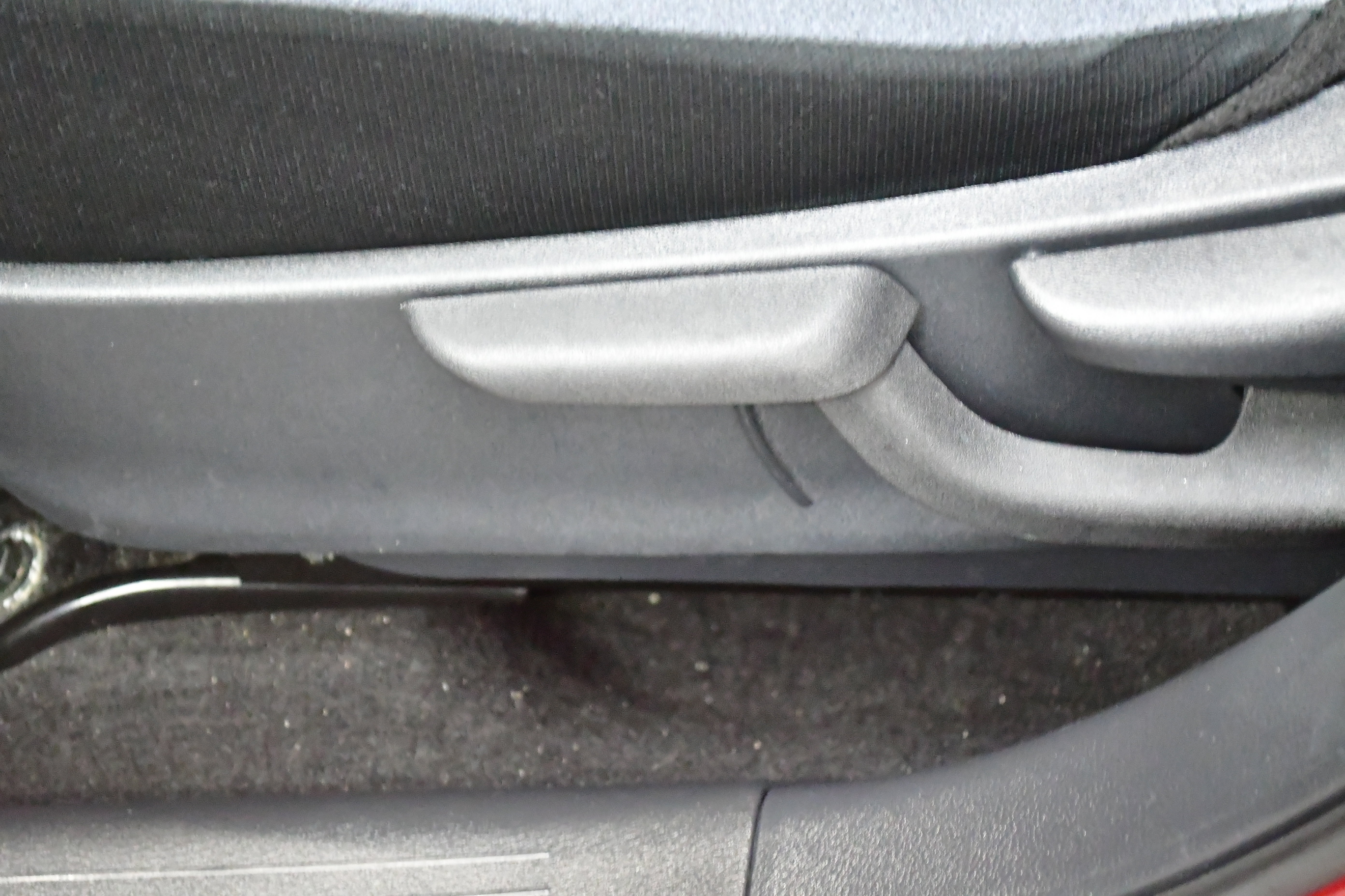 Used 2025 Nissan Versa SV FWD image 12