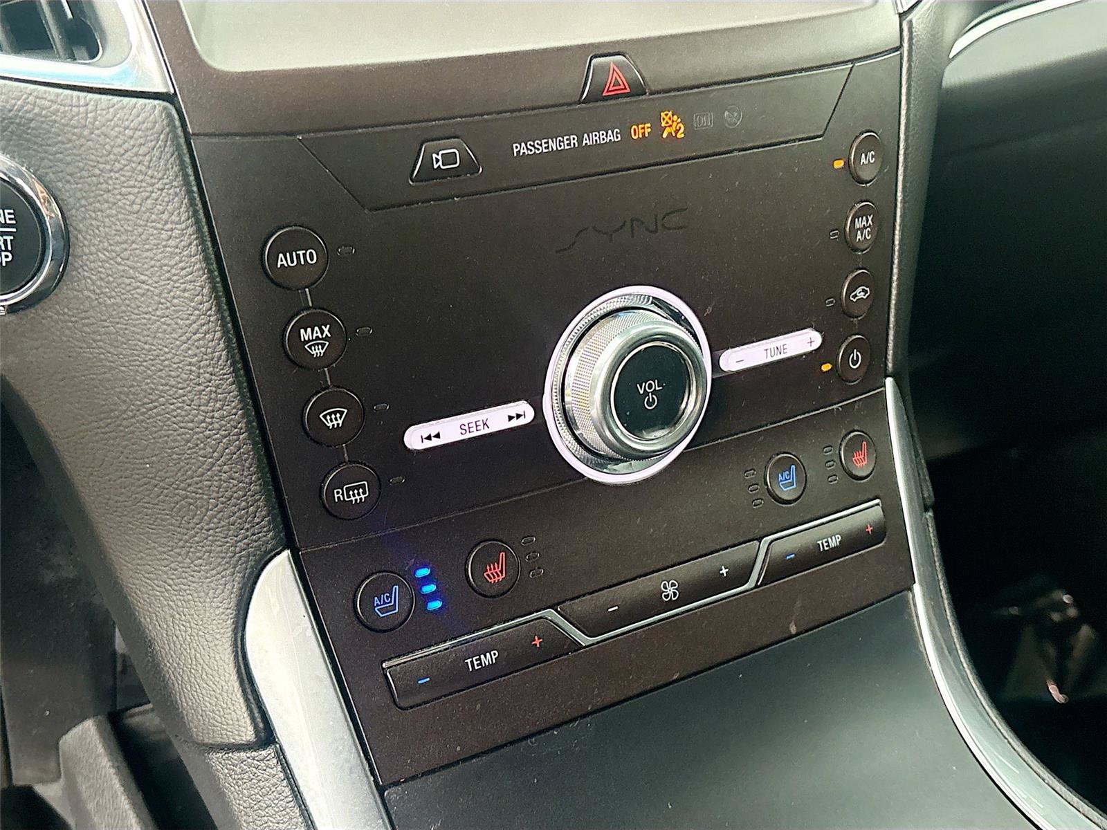 Used 2020 Ford Edge Titanium w/ Equipment Group 301A FWD image 16
