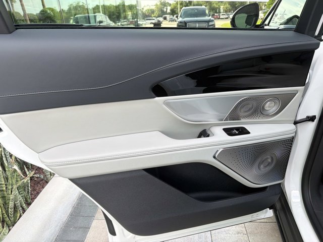 New 2026 Lincoln Nautilus Reserve AWD/4WD image 15