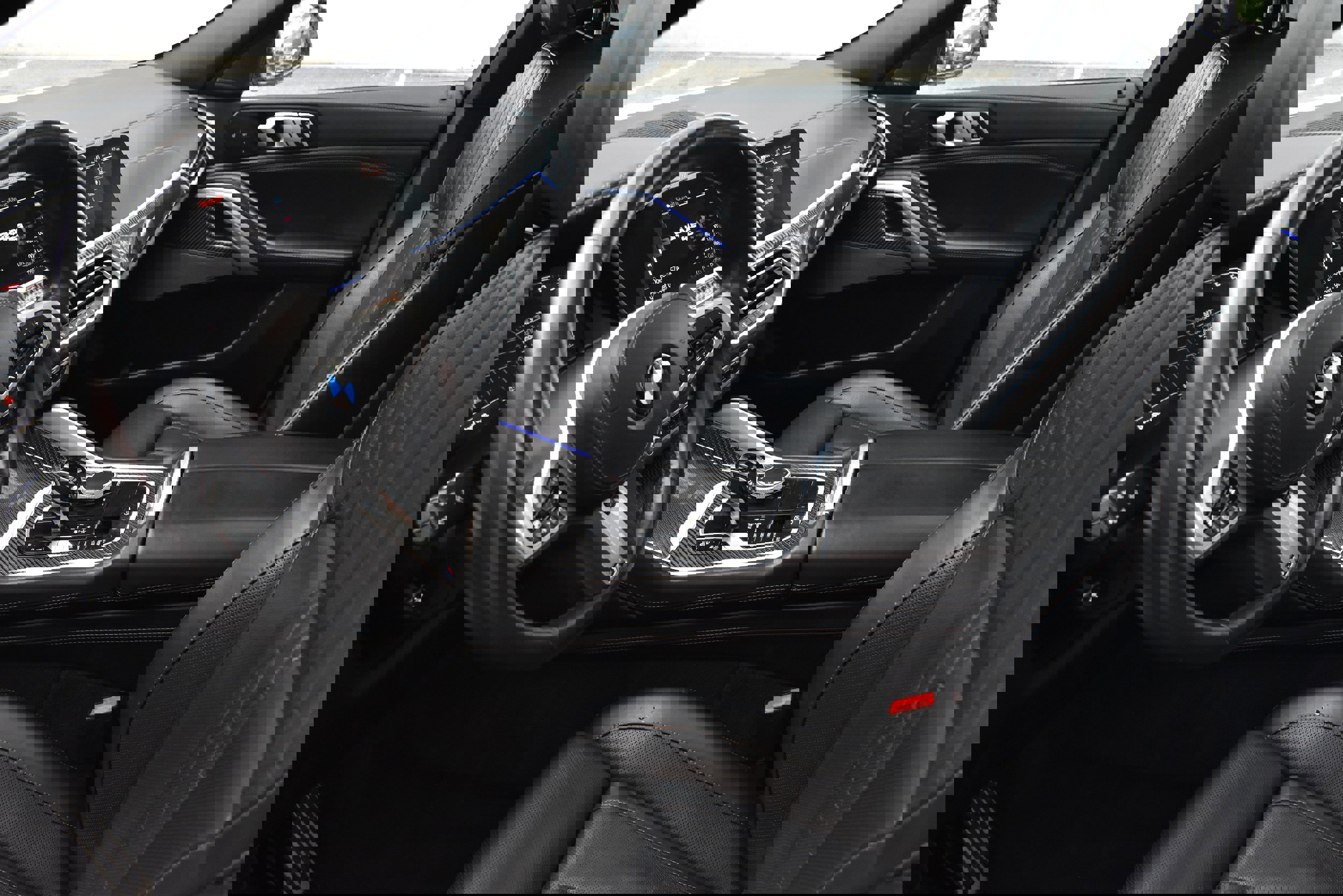 Used 2020 BMW X6 M50i w/ Executive Package image 20