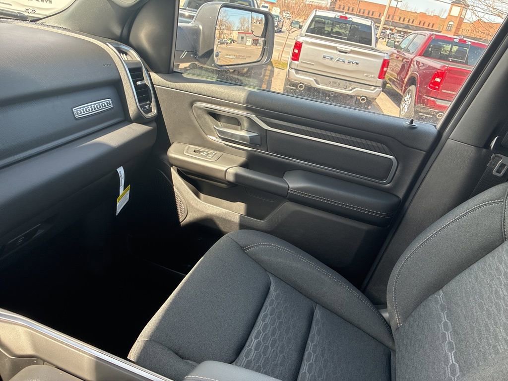 New 2026 RAM 1500 4x4 Crew Cab image 30