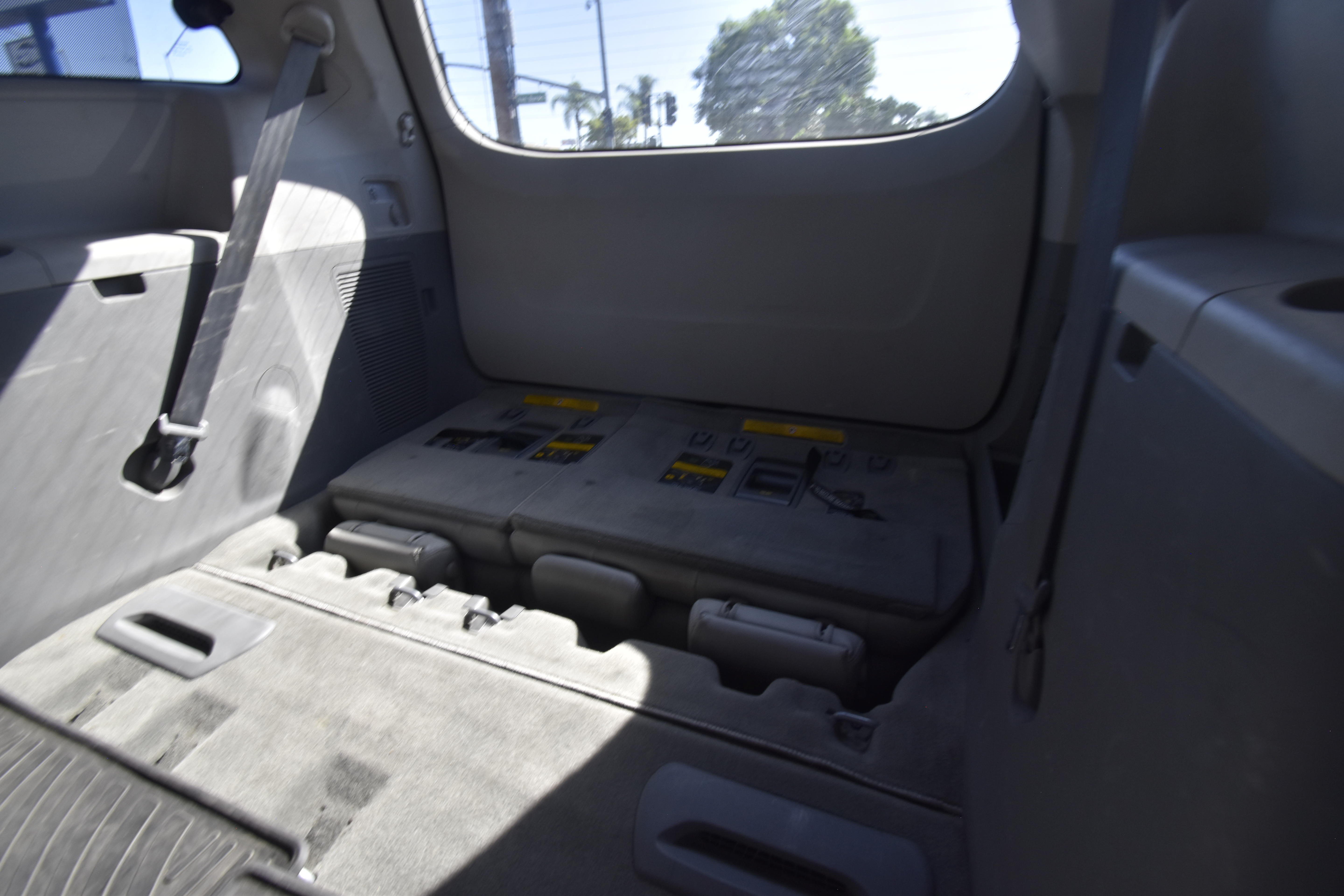 Used 2013 Toyota Sienna XLE FWD image 9