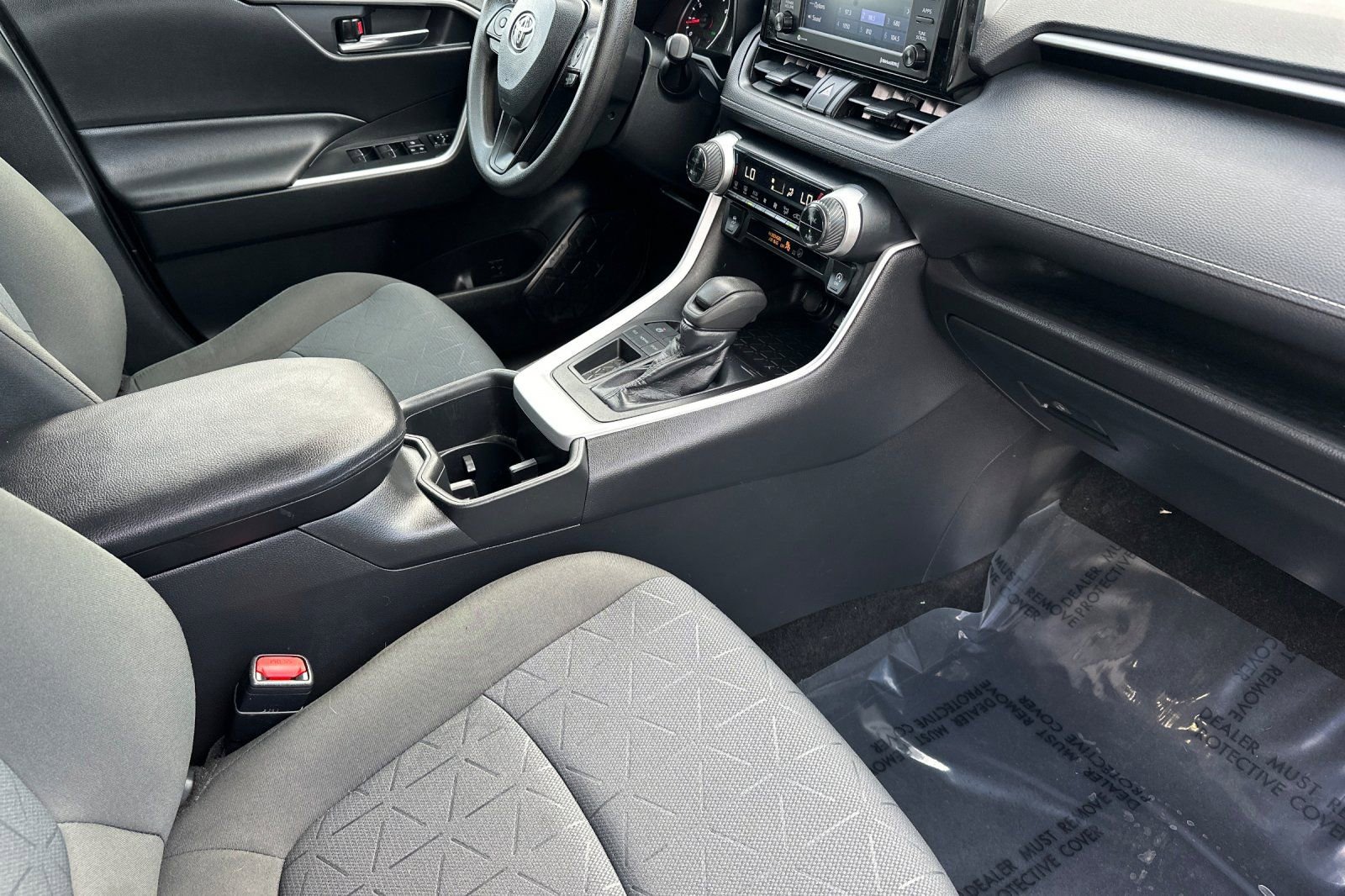 Used 2022 Toyota RAV4 XLE image 18