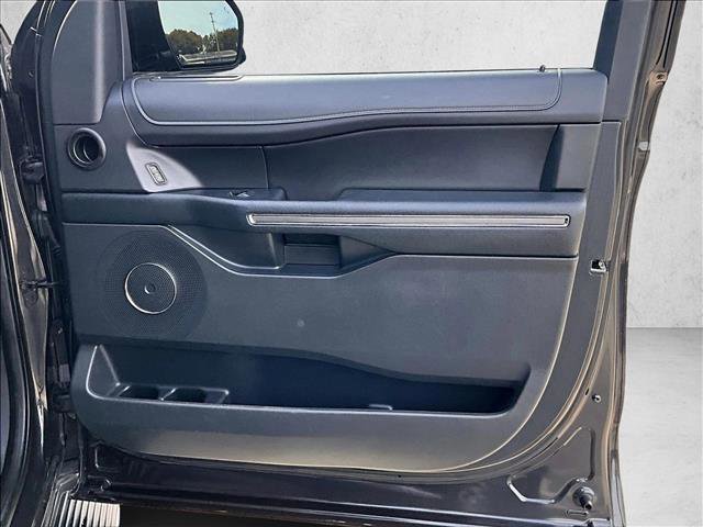 Used 2023 Ford Expedition Max XLT image 15