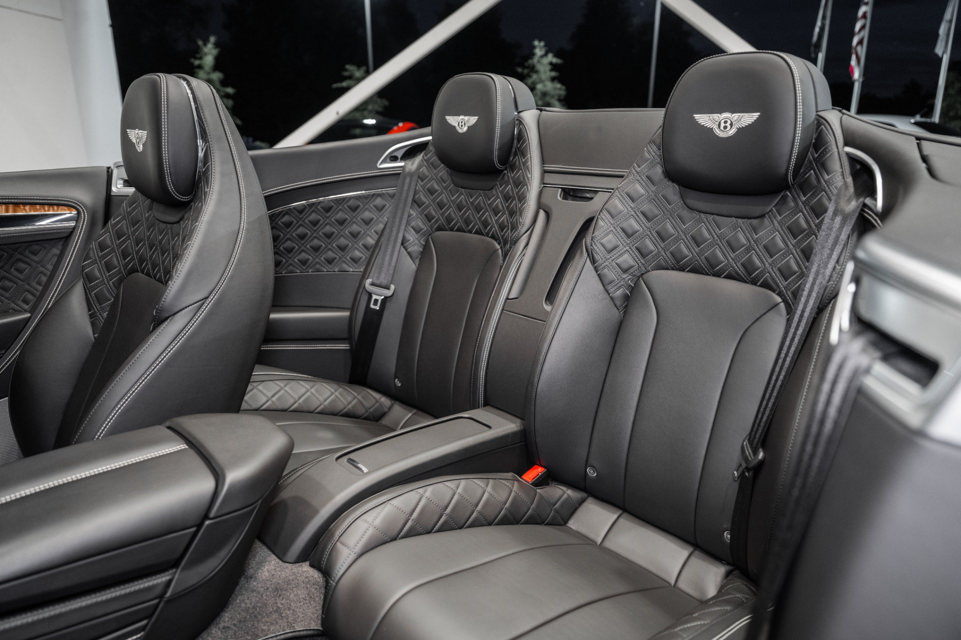 Certified 2022 Bentley Continental GT V8 AWD/4WD image 21