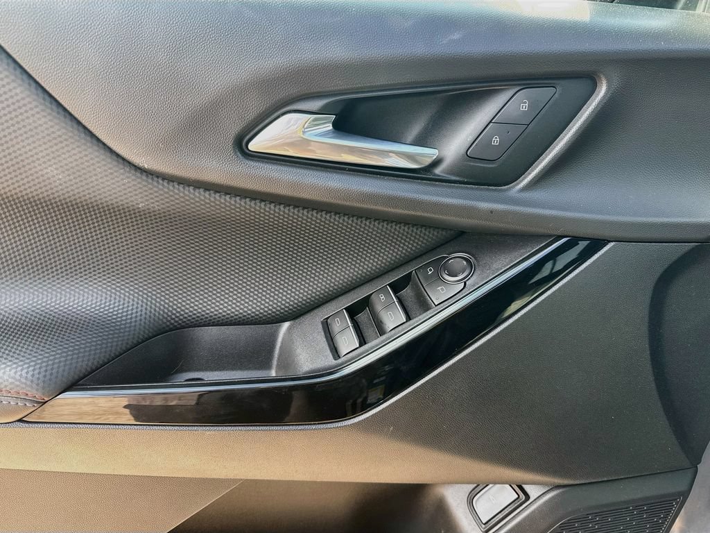 Used 2025 Chevrolet Equinox RS FWD image 9