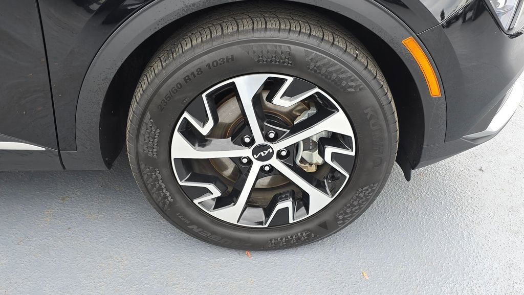Certified 2025 Kia Sportage EX AWD/4WD image 11