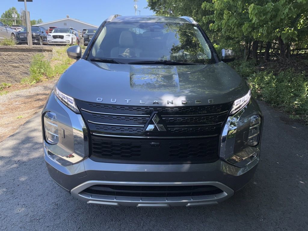 Used 2022 Mitsubishi Outlander SEL AWD/4WD image 2