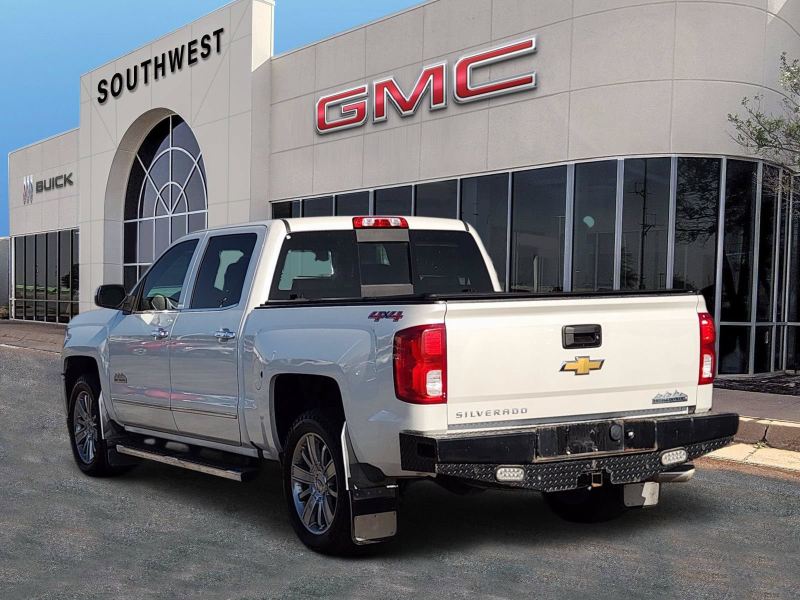 Used 2017 Chevrolet Silverado 1500 High Country AWD/4WD image 4