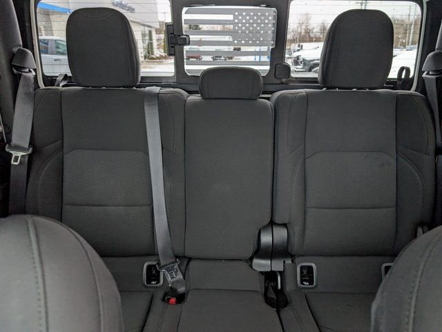 Used 2022 Jeep Gladiator Willys image 16