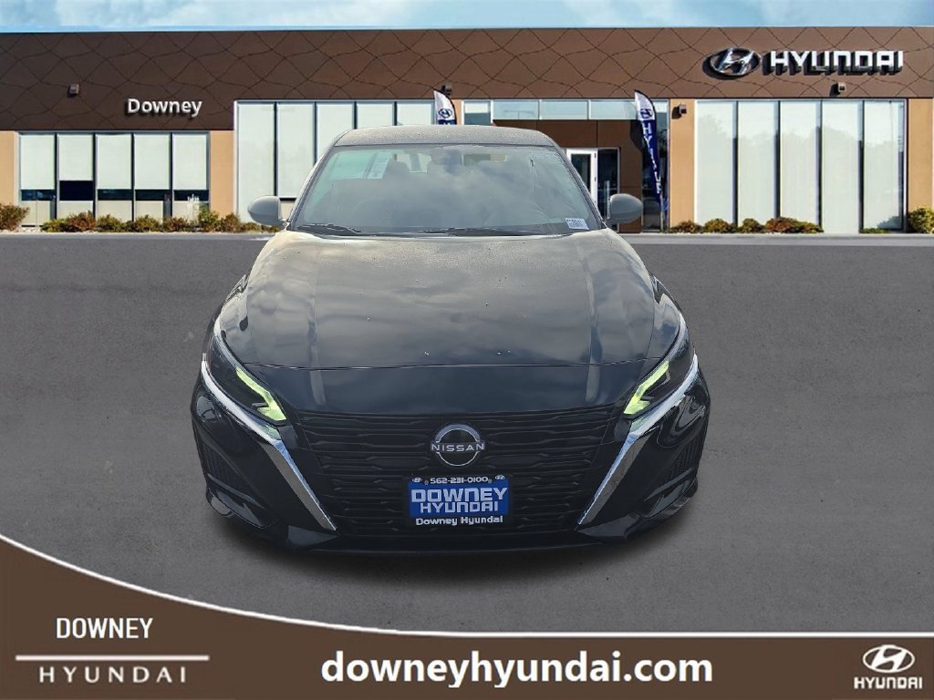 Used 2025 Nissan Altima 2.5 SV FWD image 8