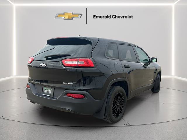 Used 2016 Jeep Cherokee Sport FWD image 4