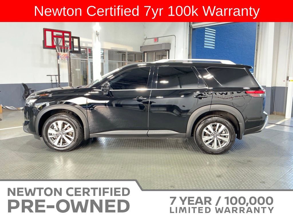 Used 2025 Nissan Pathfinder SL w/ Cargo Package FWD image 3