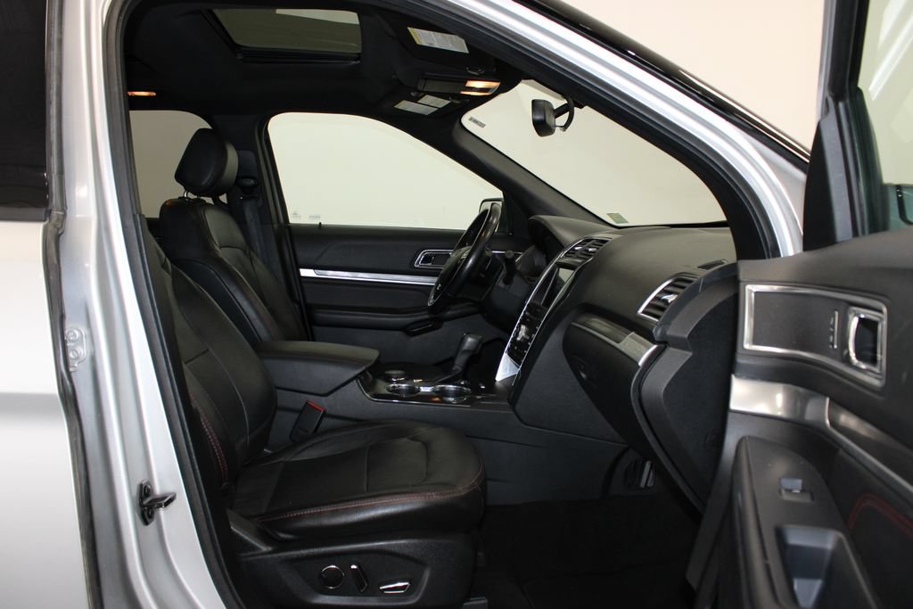Used 2017 Ford Explorer Sport w/ Equipment Group 401A AWD/4WD image 11