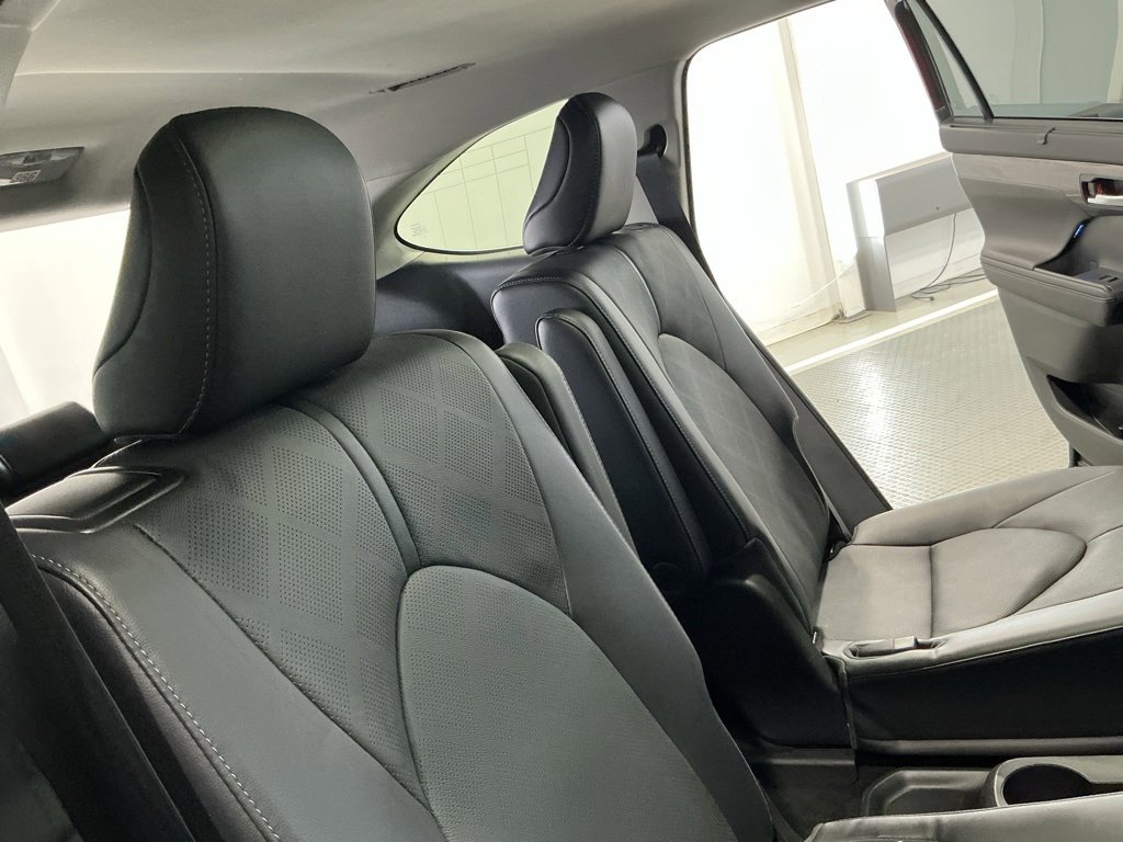 Used 2022 Toyota Highlander Platinum image 31