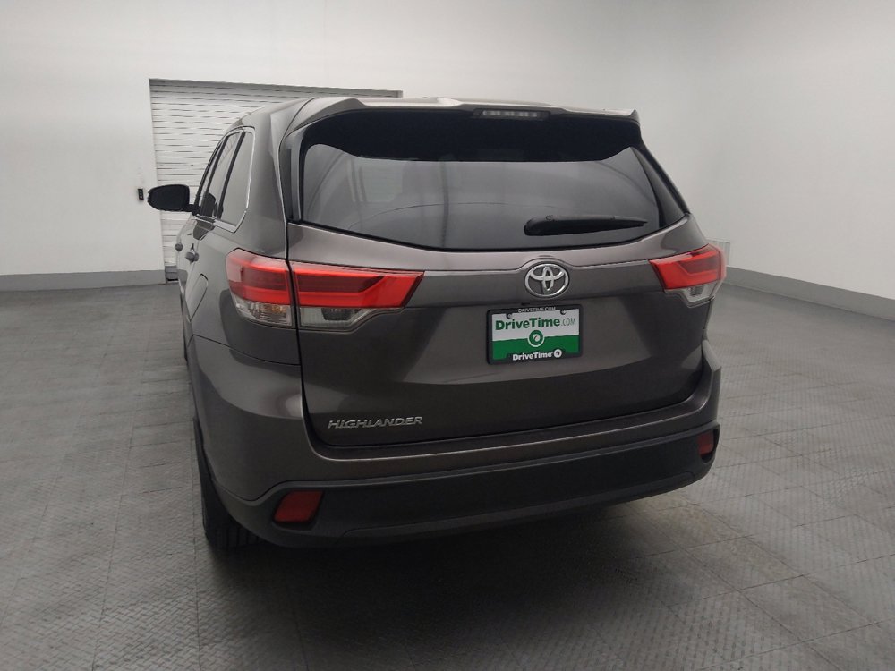 Used 2019 Toyota Highlander LE FWD image 6
