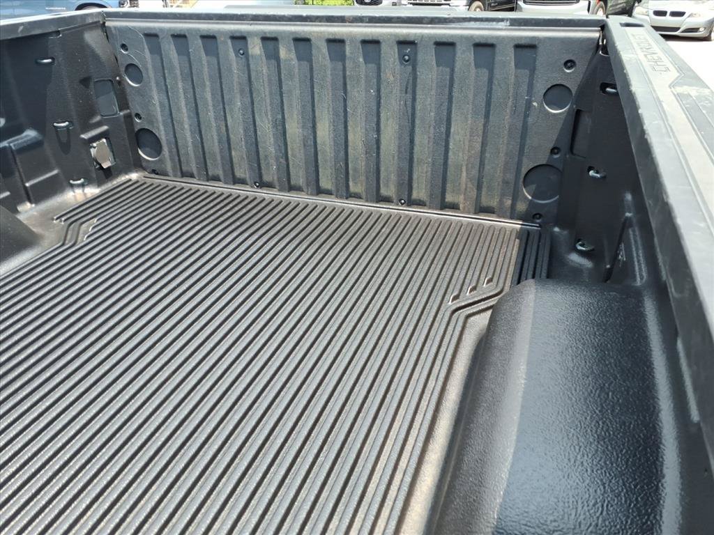 Used 2025 Chevrolet Silverado 1500 LT RWD image 14