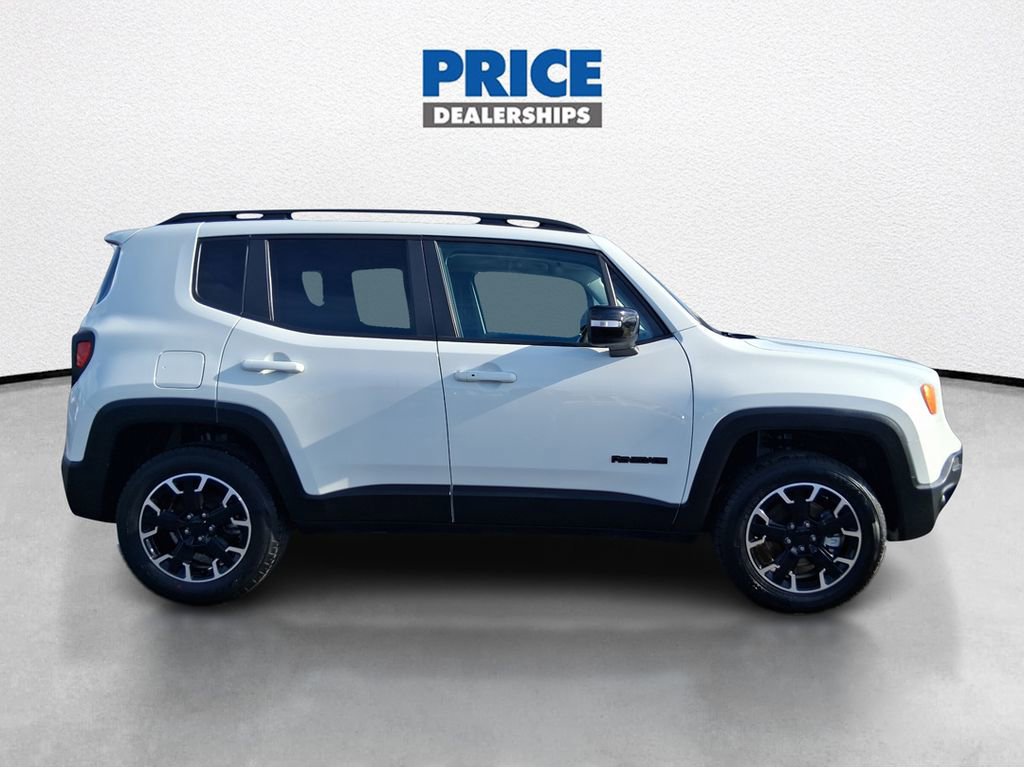 Used 2023 Jeep Renegade Latitude AWD/4WD image 4