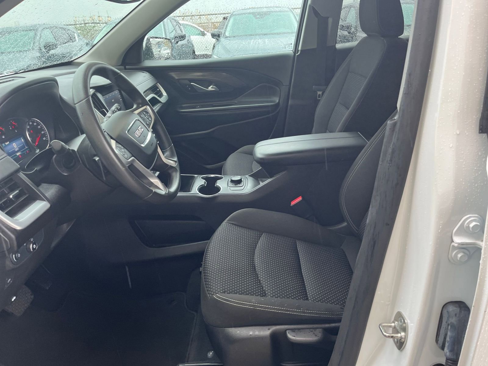 Used 2024 GMC Terrain SLE image 25