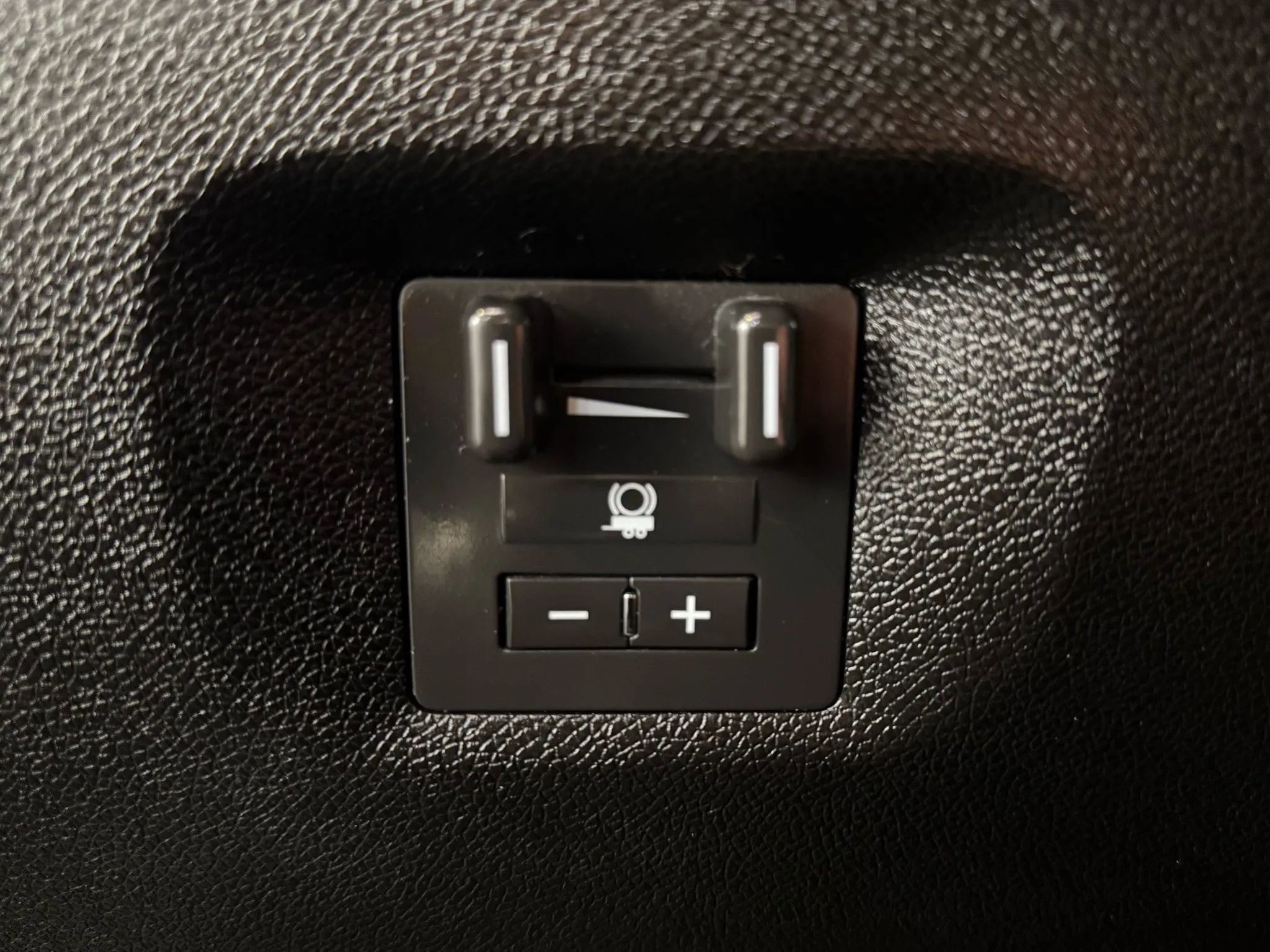 Used 2011 GMC Sierra 3500 SLE w/ SLE Preferred Package image 15