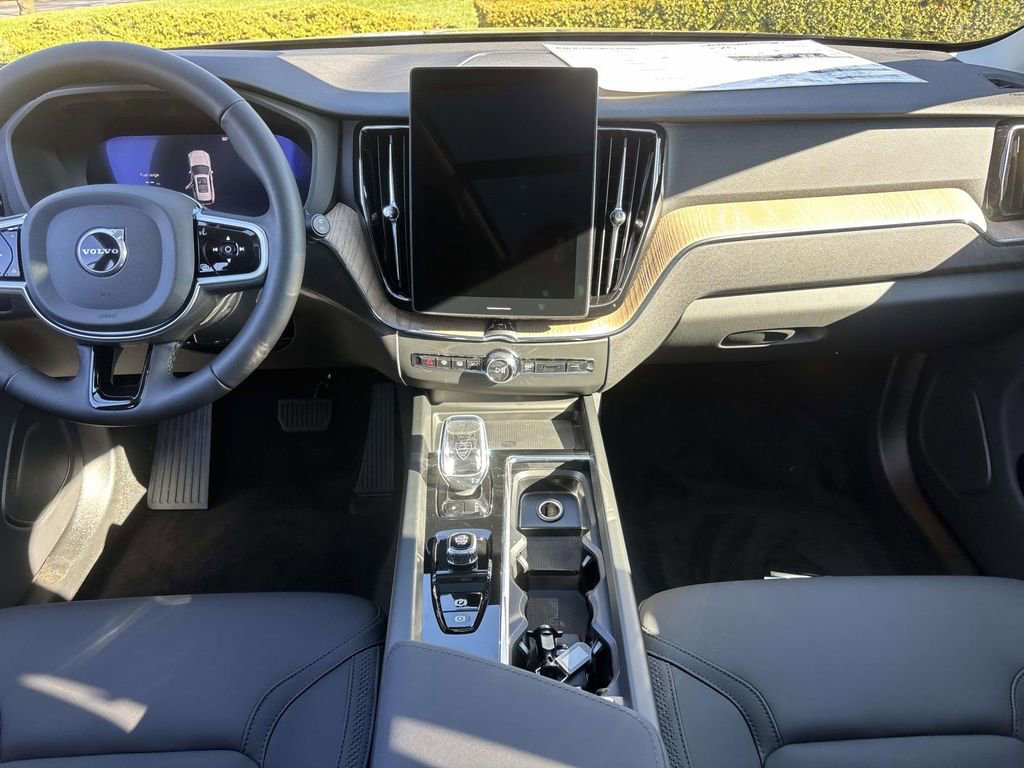 New 2026 Volvo XC60 B5 Plus w/ Protection Package Premier image 28