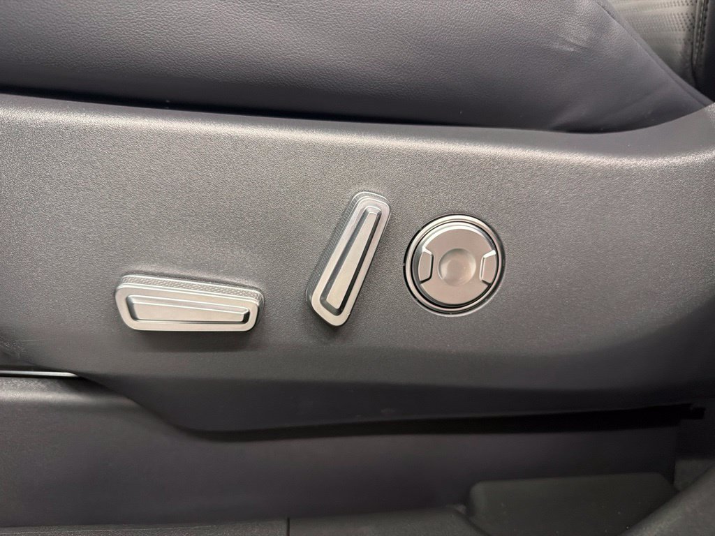 New 2026 Lincoln Nautilus Reserve AWD/4WD image 30
