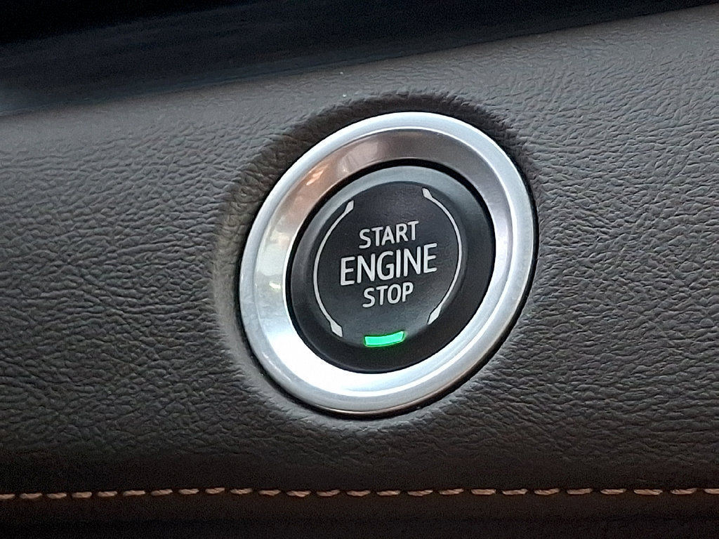 Certified 2021 Cadillac Escalade Premium Luxury w/ Performance Package AWD/4WD image 26