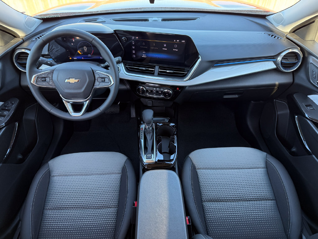 New 2026 Chevrolet Trax LT w/ LT Convenience Package FWD image 11