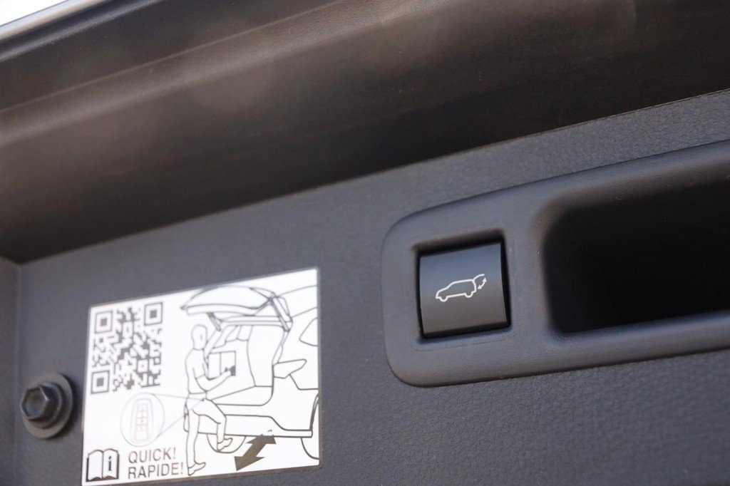 Certified 2024 Toyota Highlander XSE image 8