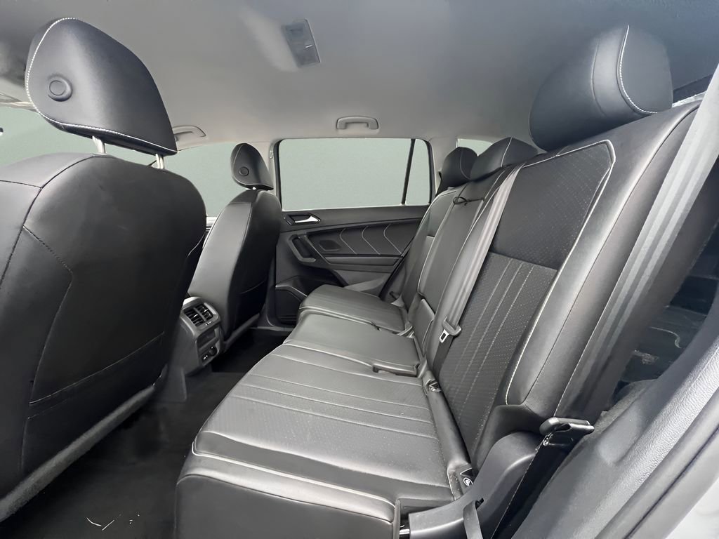 Used 2023 Volkswagen Tiguan SE image 21