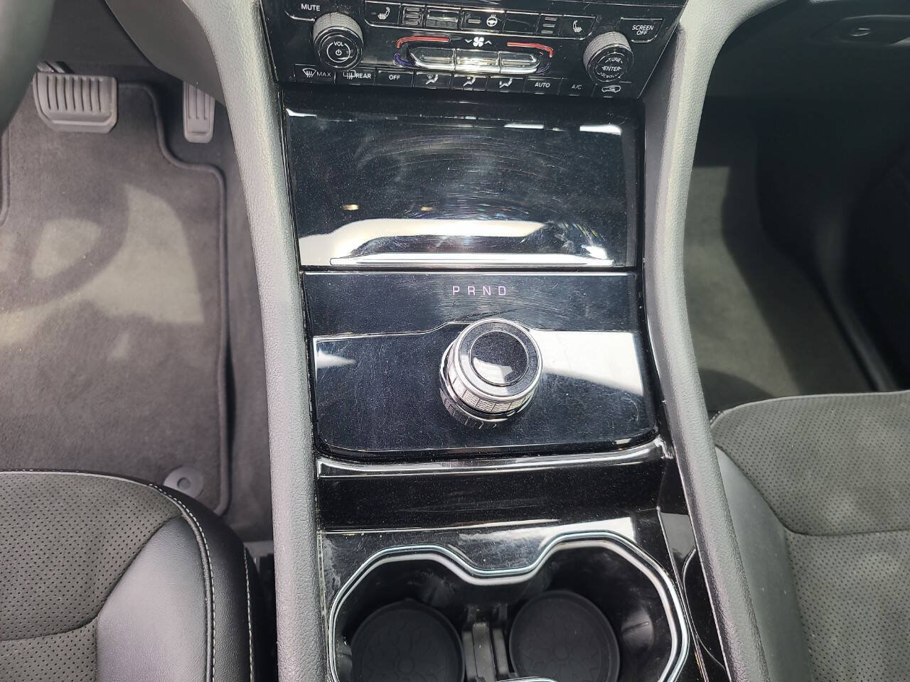 Used 2023 Jeep Grand Cherokee L Laredo RWD image 18