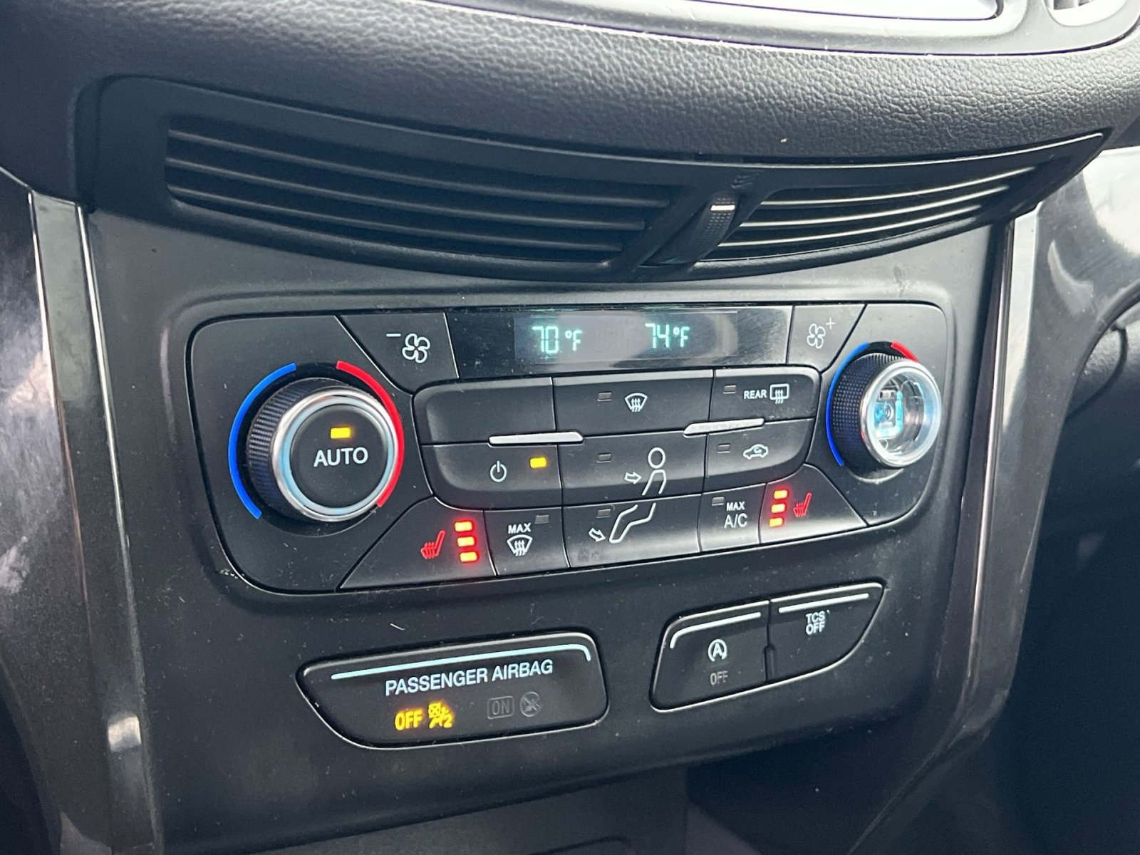 Used 2017 Ford Escape Titanium image 21