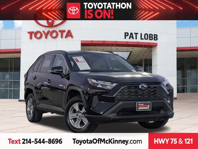 Used 2022 Toyota RAV4 XLE image 1