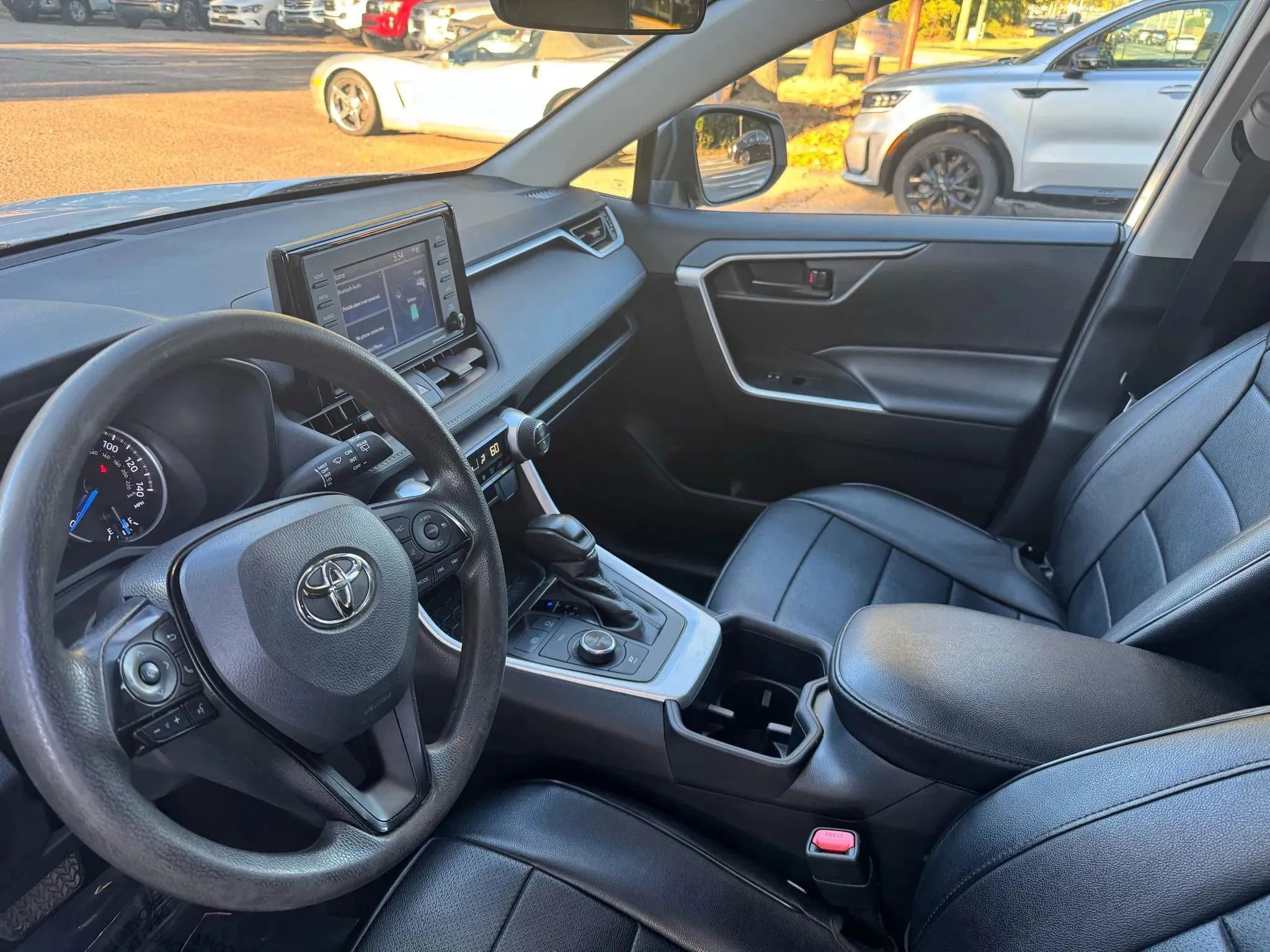 Used 2022 Toyota RAV4 LE image 25
