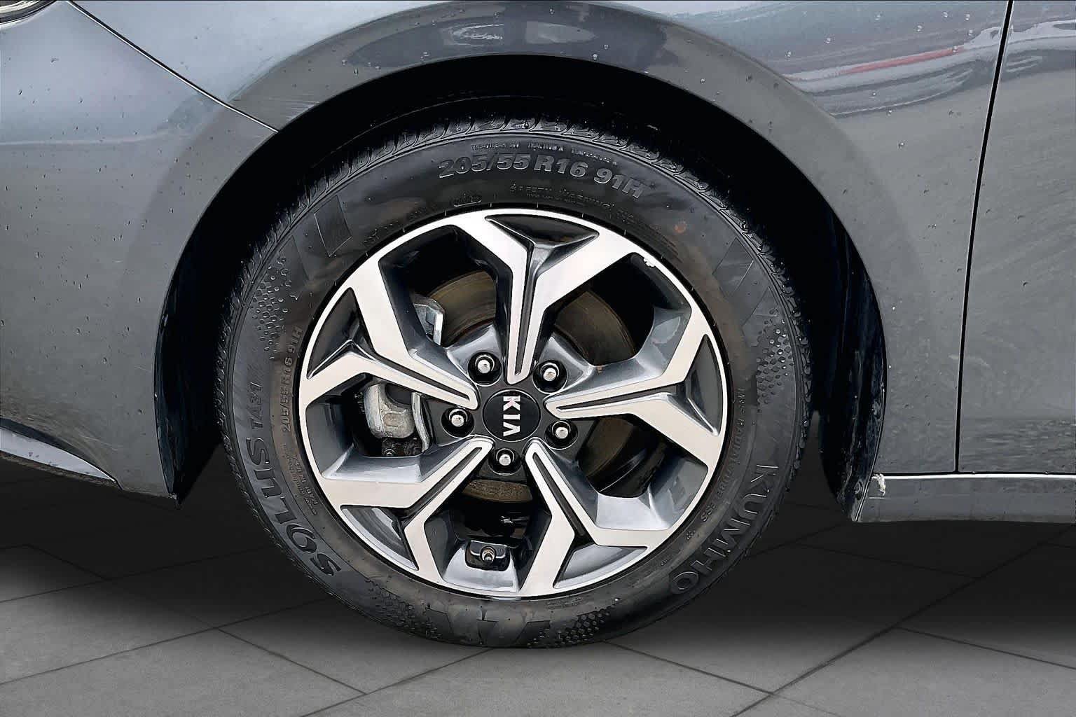 Used 2021 Kia Forte LXS FWD image 22