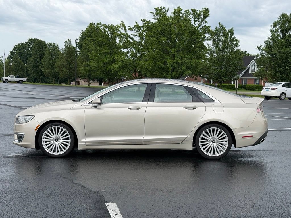 Used 2017 Lincoln MKZ Reserve FWD image 4