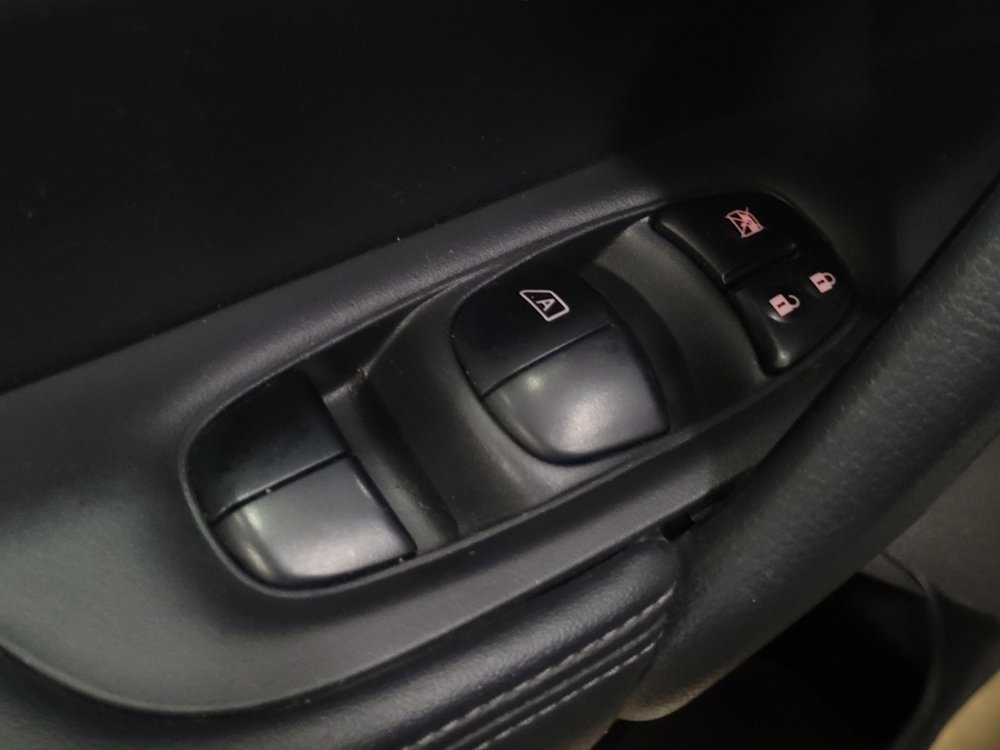 Used 2019 Nissan Rogue SV AWD/4WD image 27