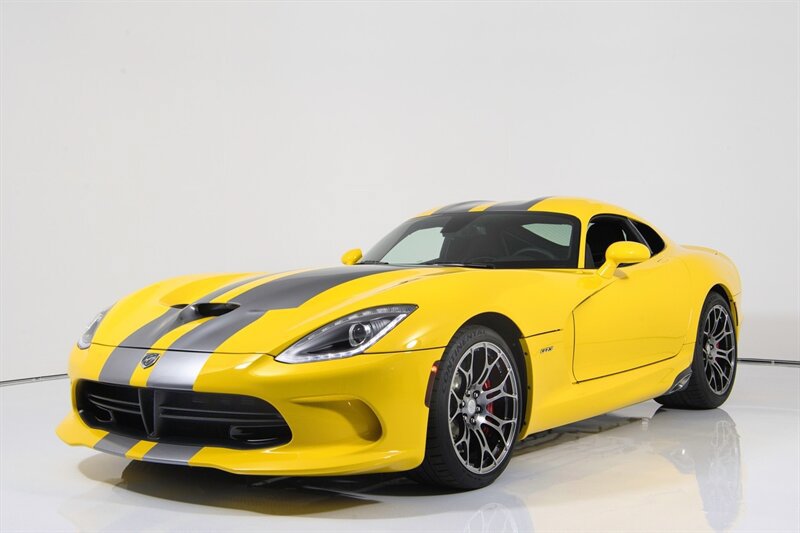 Used 2013 SRT Viper GTS w/ Track Pkg RWD image 4