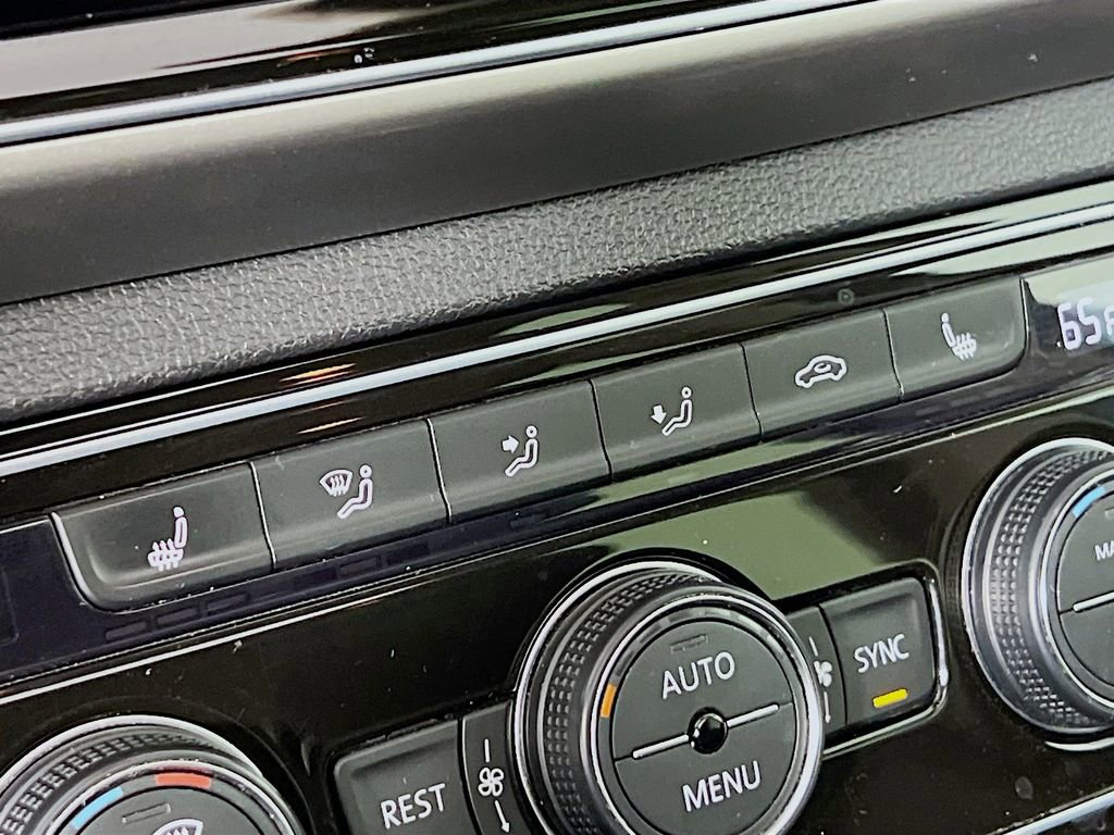 Used 2018 Volkswagen Atlas SEL AWD/4WD image 18