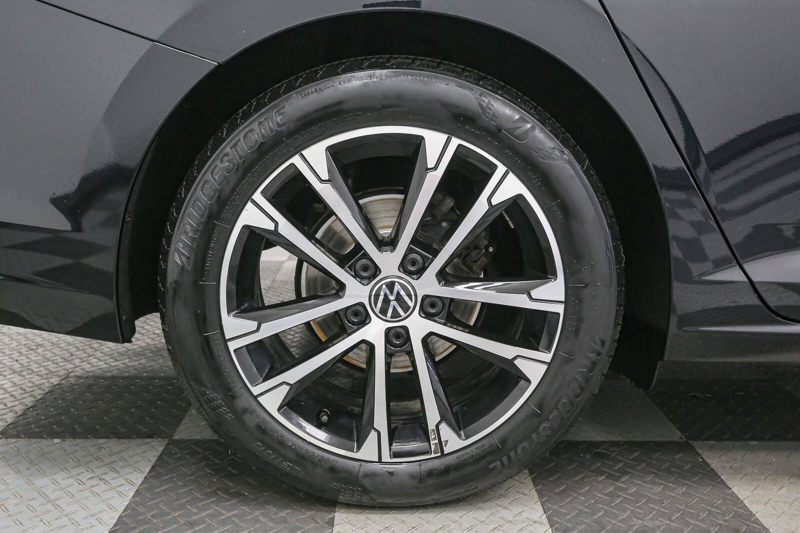 Certified 2023 Volkswagen Jetta Sport FWD image 18