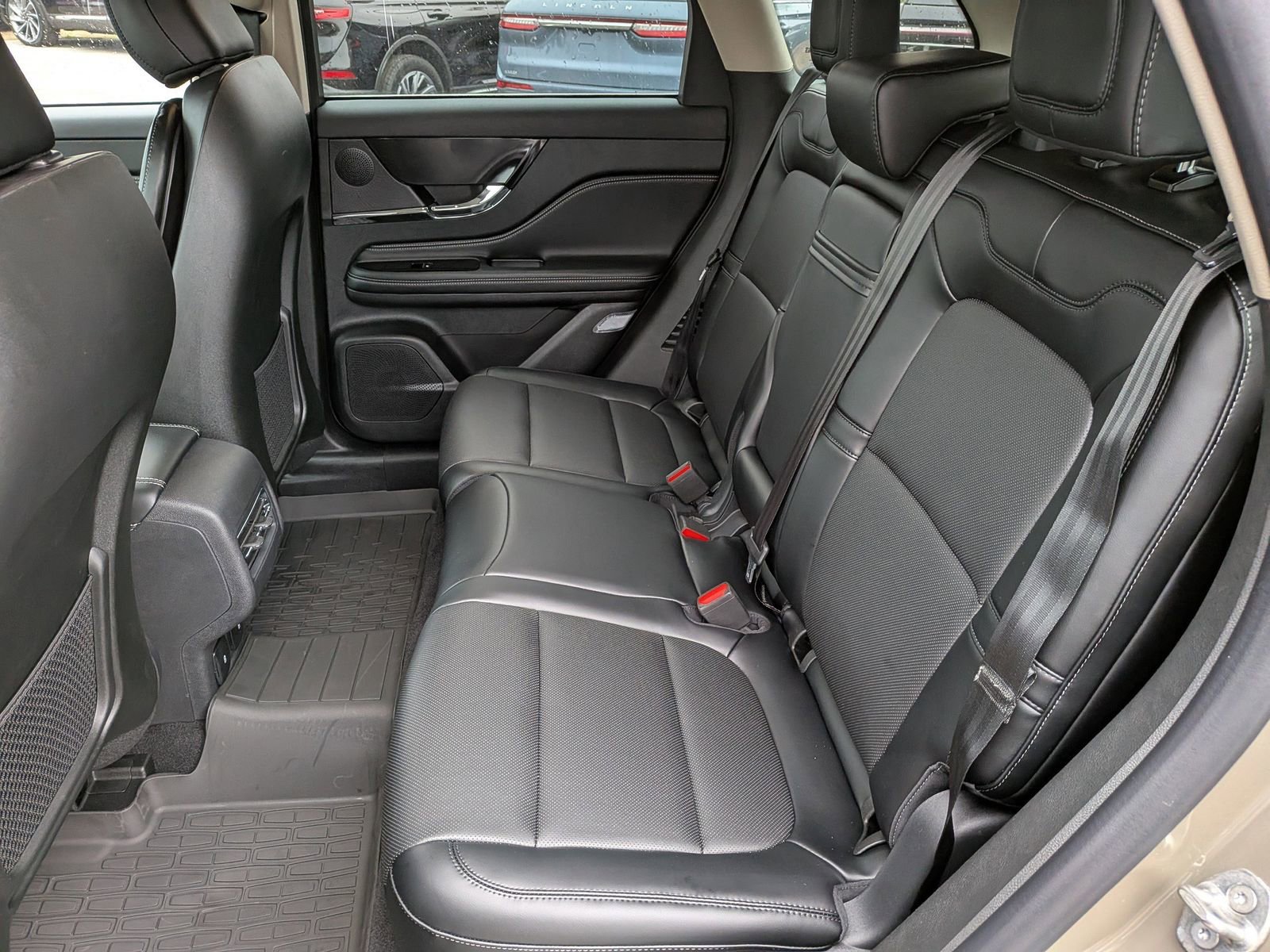 New 2026 Lincoln Corsair Premiere image 17