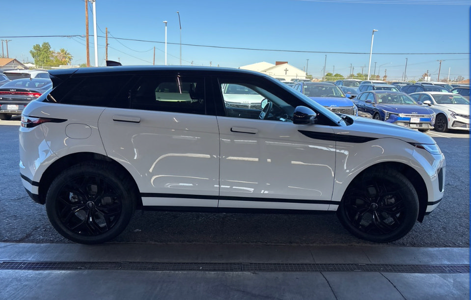 Used 2023 Land Rover Range Rover Evoque S AWD/4WD image 4