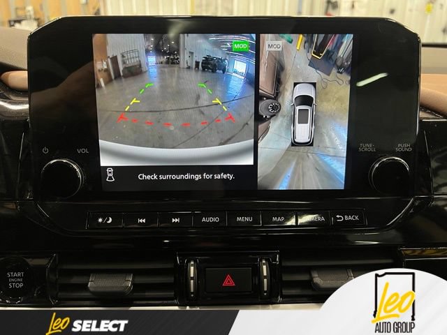 Used 2025 Nissan Pathfinder Platinum AWD/4WD image 17